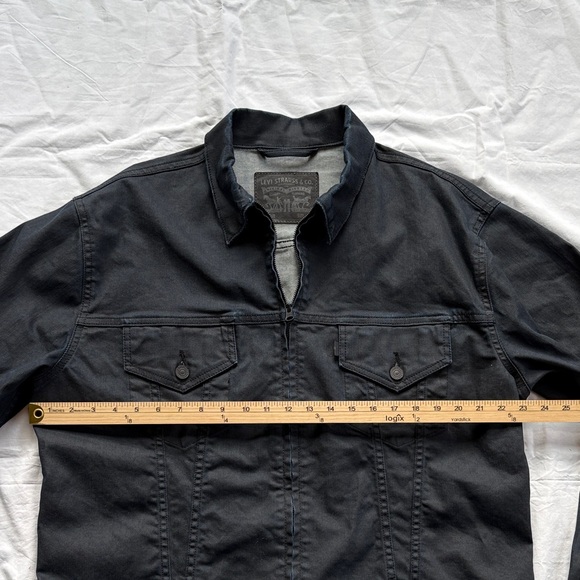 Levi's Men's Dark Denim Jacket - Picture 4 of 7